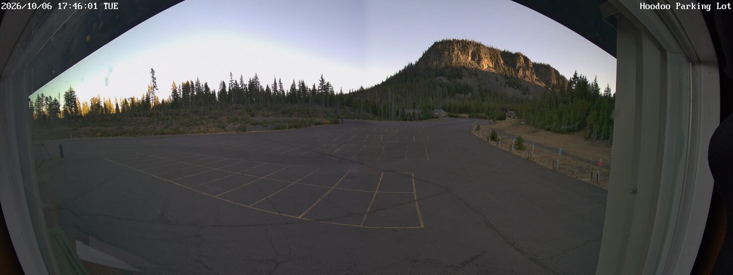 Hoodoo Parking Lot South webcam