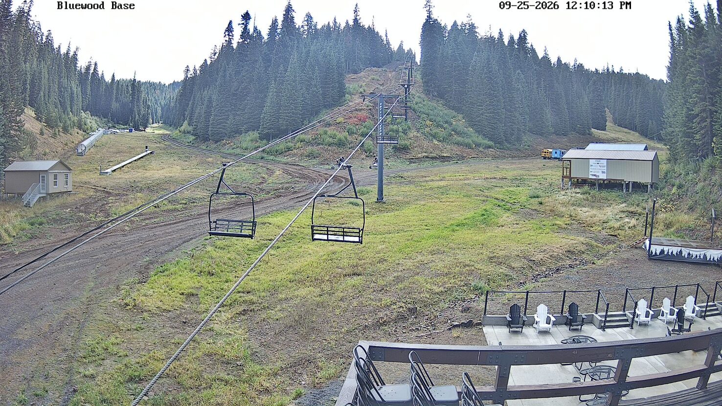 Ski Bluewood Base webcam