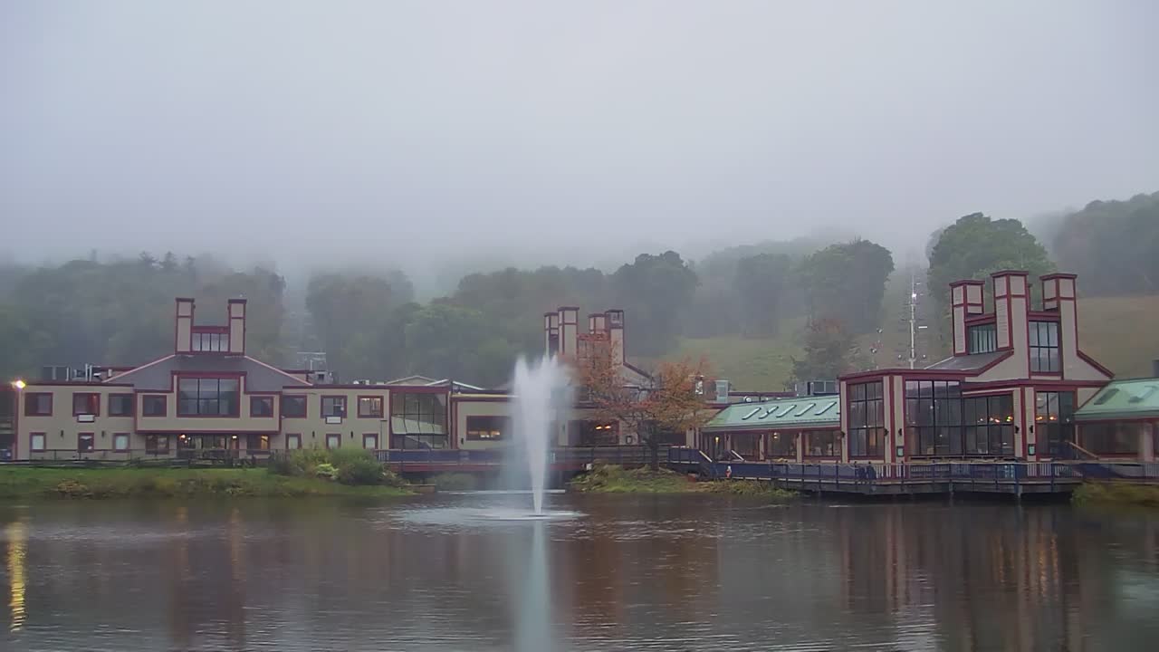 Wachusett Mountain Base Lodge webcam