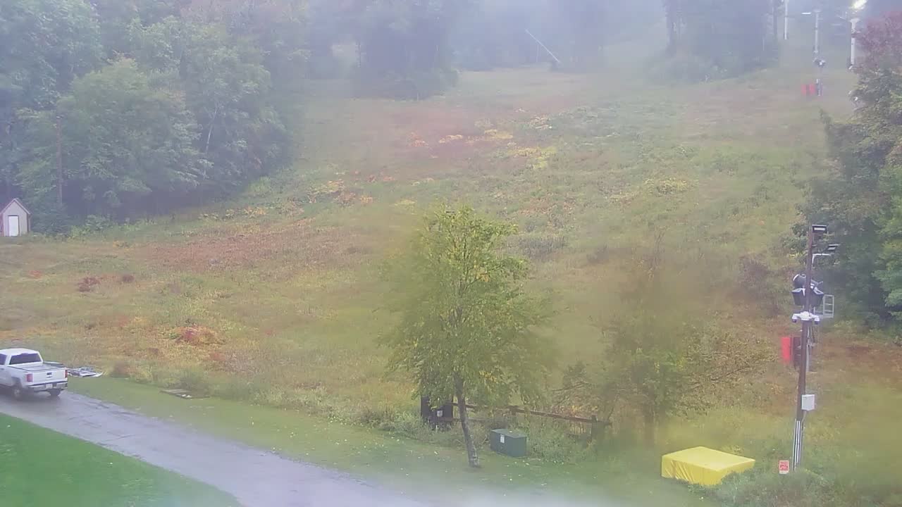 Wachusett Mountain Look Mom webcam